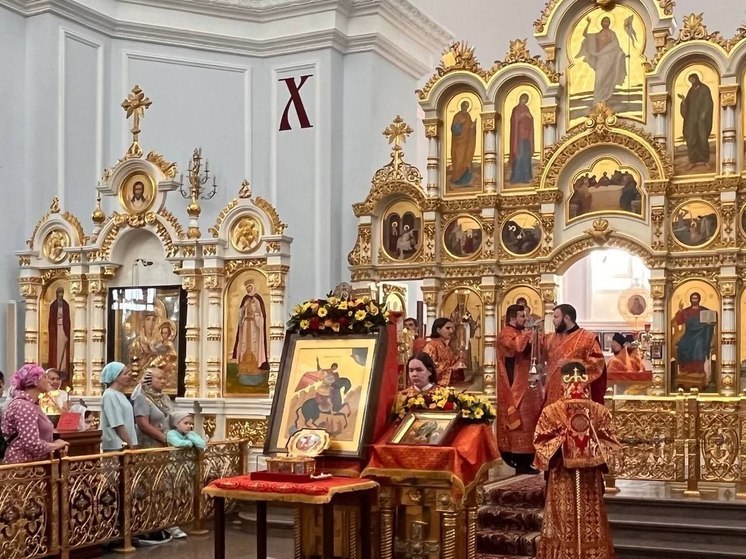 Глава Омской области встретил мощи святого Георгия Победоносца