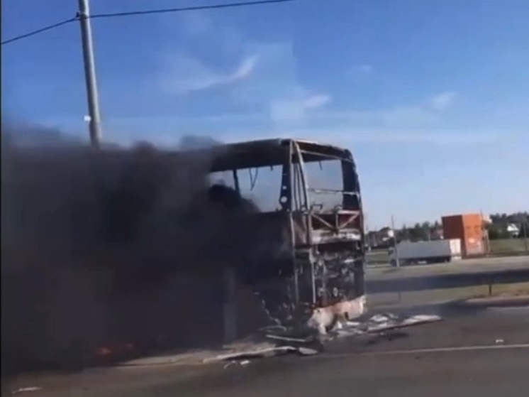 Автобус с 40 пассажирами загорелся в Московской области