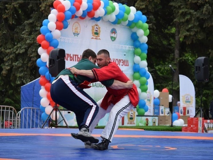 На турнире по борьбе корэш в Уфе разыграют автомобиль и барана