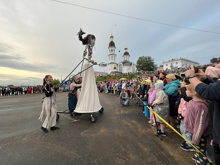 Стала известна программа Юбилейного Фестиваля уличных …