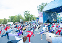 На стадионе Ленина в Хабаровске завершился фестиваль «Фитнес-движ»