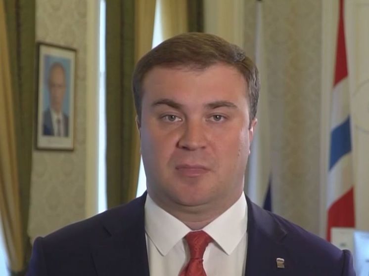 Виталий Хоценко поздравил жителей Омской области с Днём России