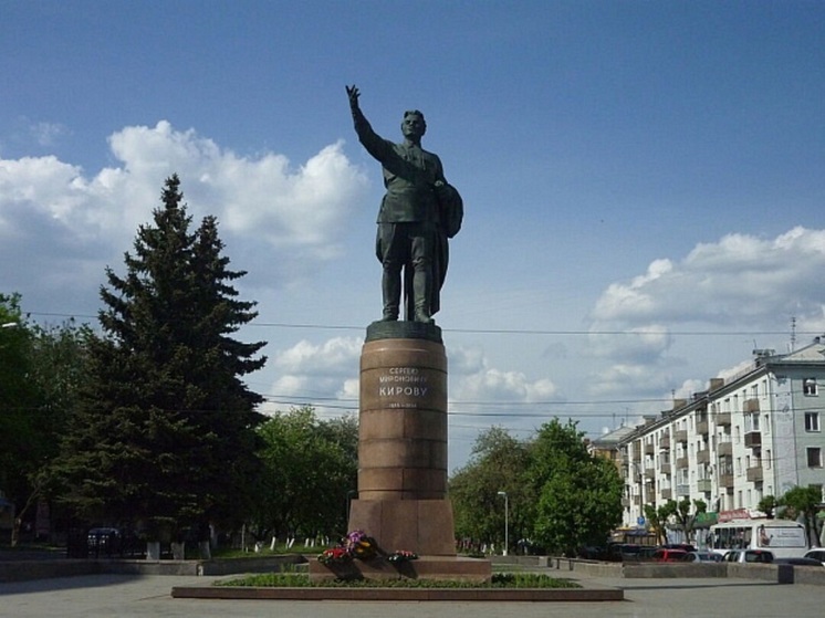Кировчане получили поздравление с Днем города от губернатора Александра Соколова