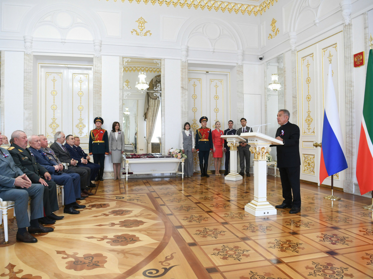 Раис Татарстана наградил отличивших граждан на церемонии в Кремле