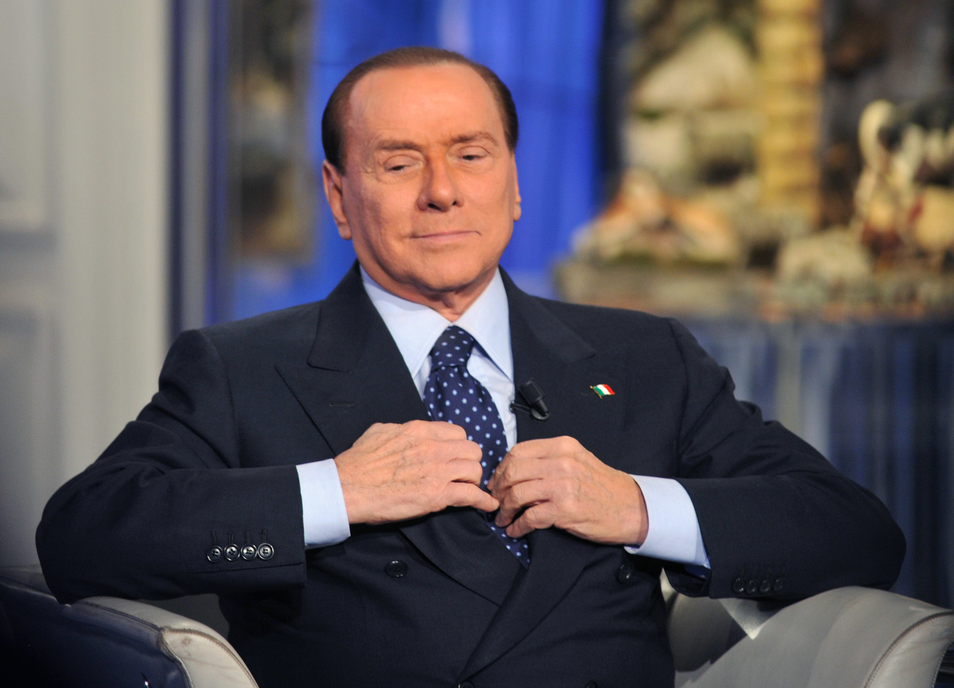 Берлускони проиграл борьбу с лейкемией: кадры из жизни итальянского "рыцаря"