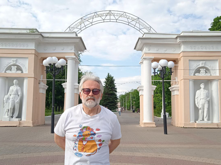 Поэт из Белгорода рассказал о ситуации в городе: "Когда ночью бахает, я молюсь”