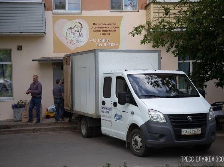Гуманитарные грузы регулярно отправляются в войсковые соединения, где служат вологжане