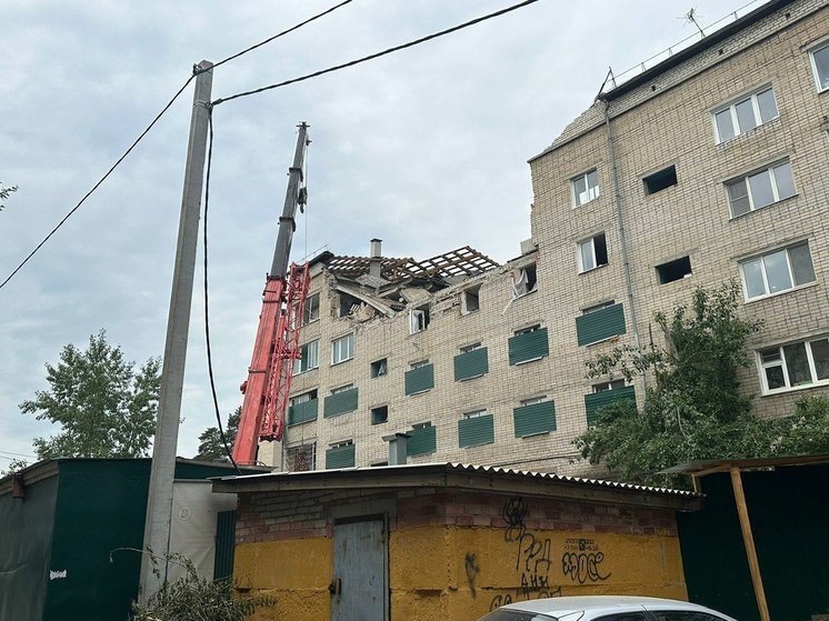 Строители начали демонтировать пострадавшие при взрыве в Антипихе части дома