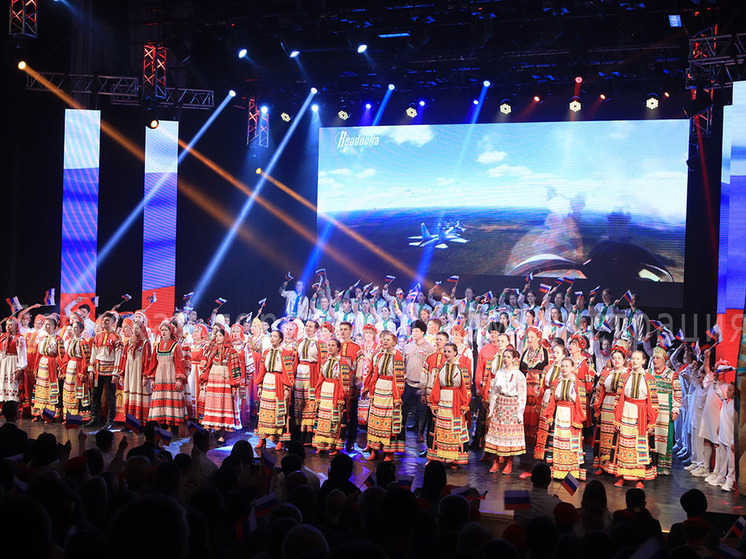 Концерт-митинг «Все мы — Россия!» прошел в Брянске