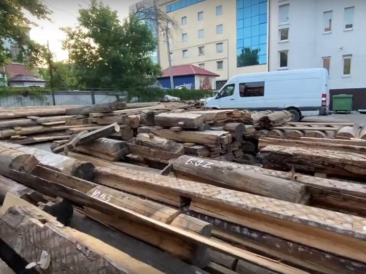 В Ярославле очередной памятник архитектуры раскатали по бревнышку