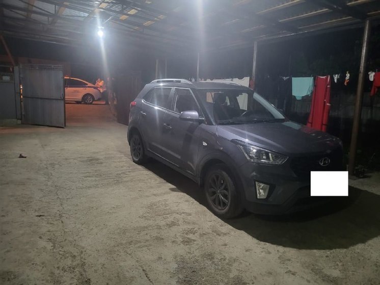 В селе Надежда на Ставрополье дедушка насмерть сбил двухлетнюю внучку во дворе дома