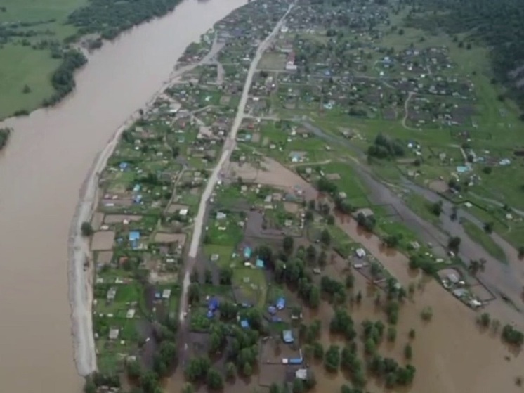 Вода не отступает: на Алтае эвакуируют население из-за паводка