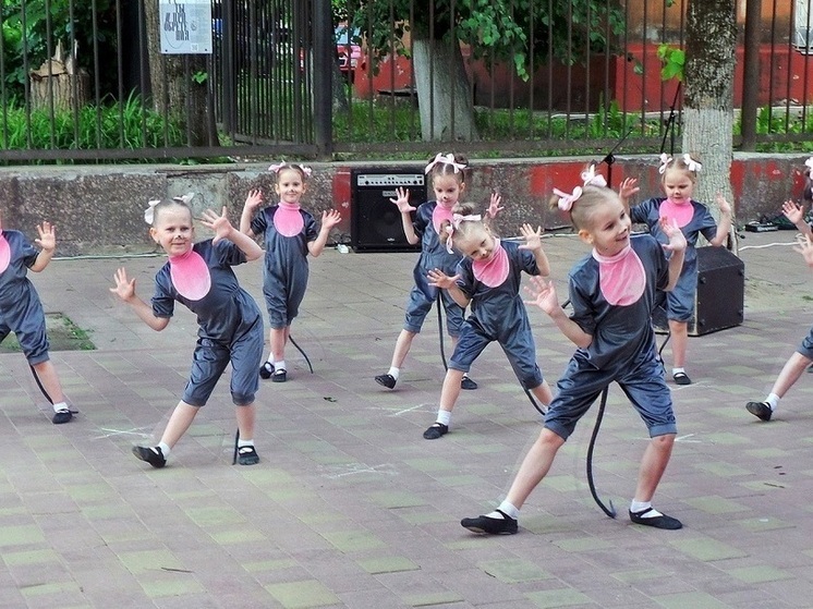 «Хитрые мышки» очаровали жителей и гостей Смоленска