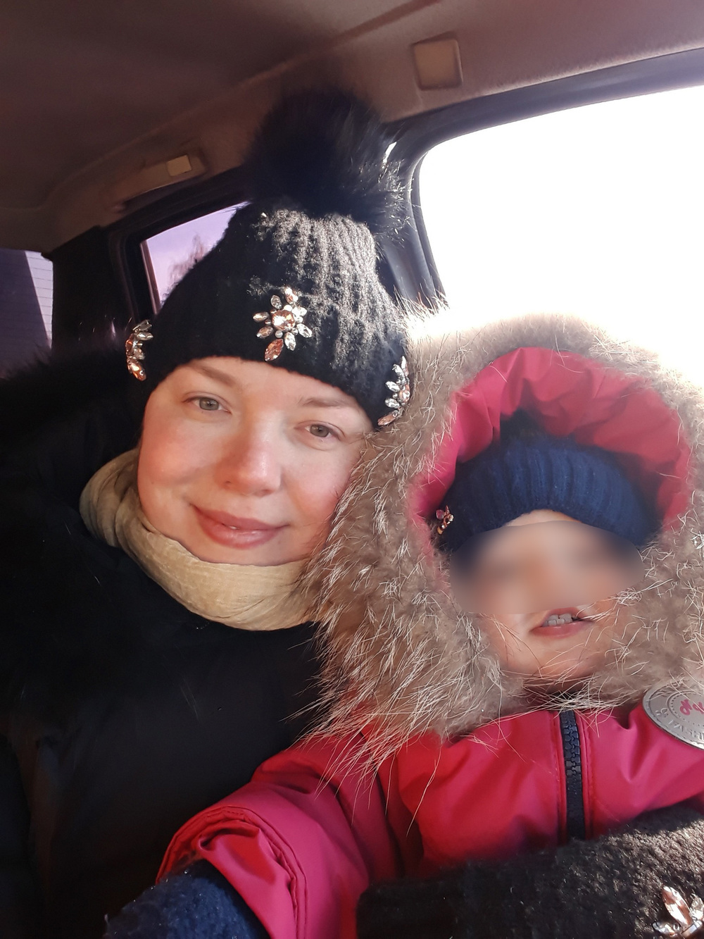 Певица Елизавета Кутурова выпала из окна вместе с дочерью: последние фото