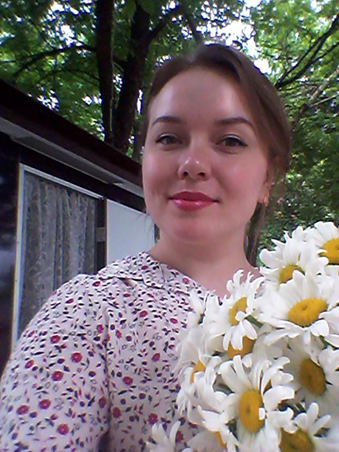 Певица Елизавета Кутурова выпала из окна вместе с дочерью: последние фото