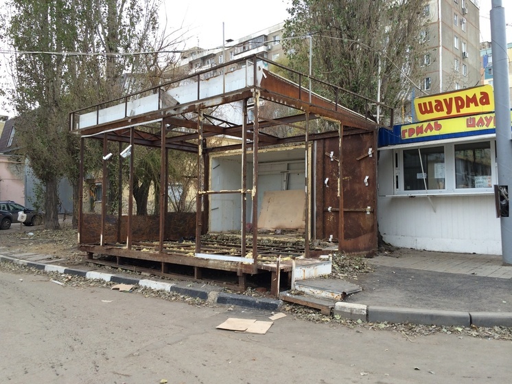 На Сенной площади в Саратове снесут ларек с едой