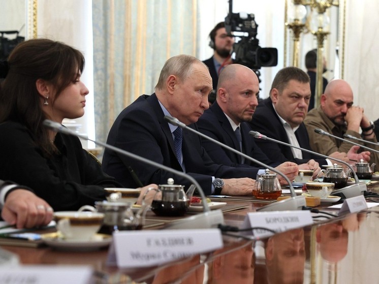 Путин: армии количественно не хватает высокоточных боеприпасов, средств связи и БПЛА