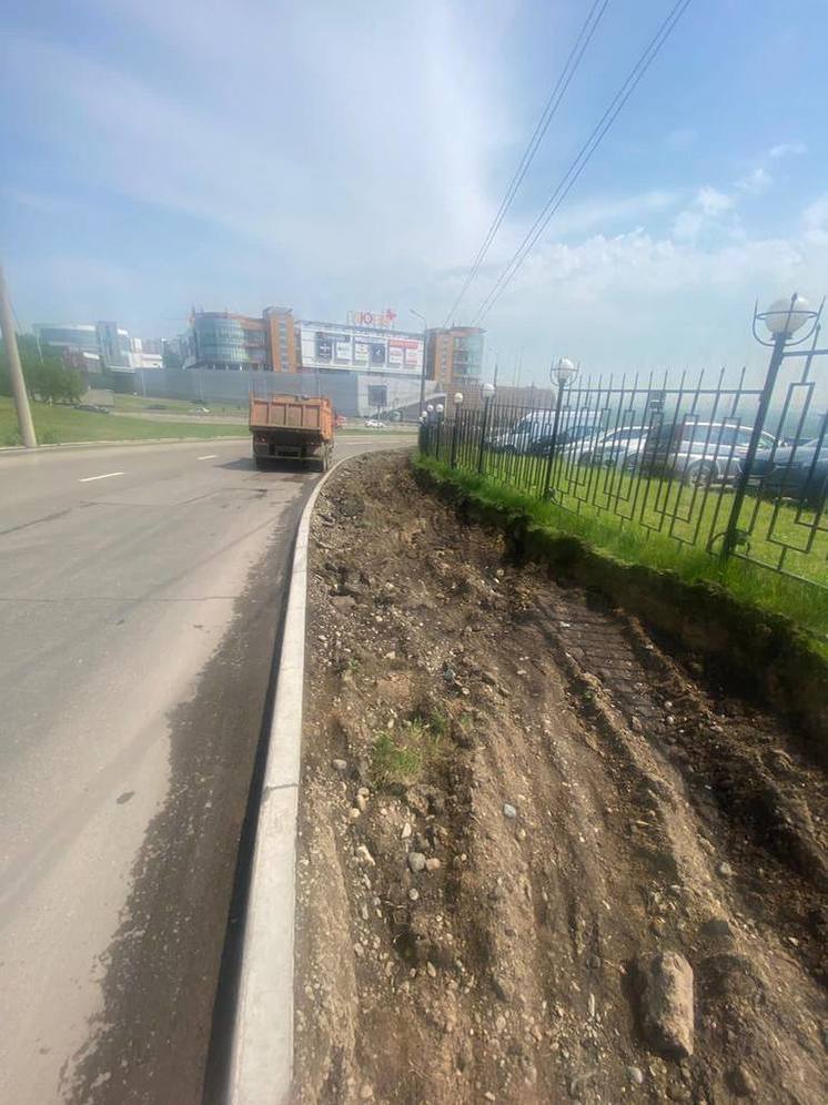В Красноярске бизнес-центр «Сириус» и Октябрьский мост соединят асфальтированным тротуаром