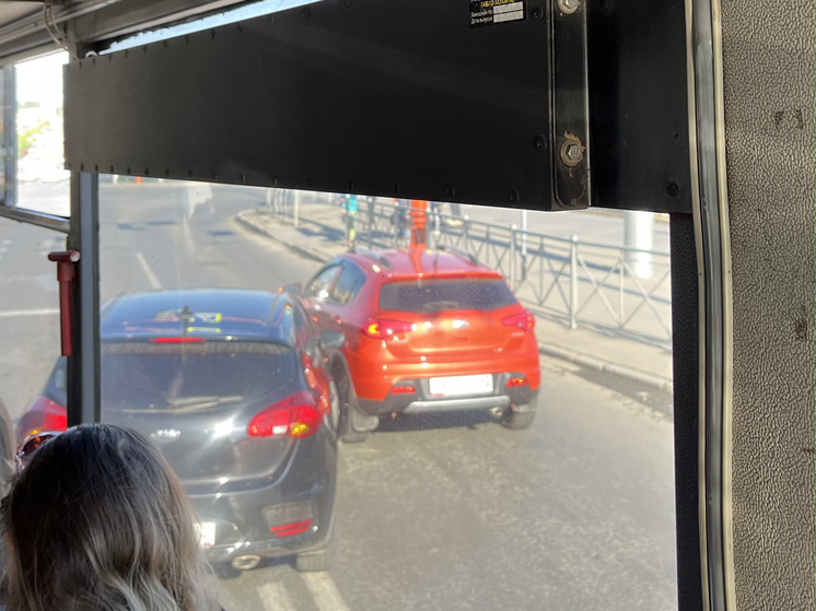 Кемеровчане опоздали на работу из-за ДТП на одном из проспектов