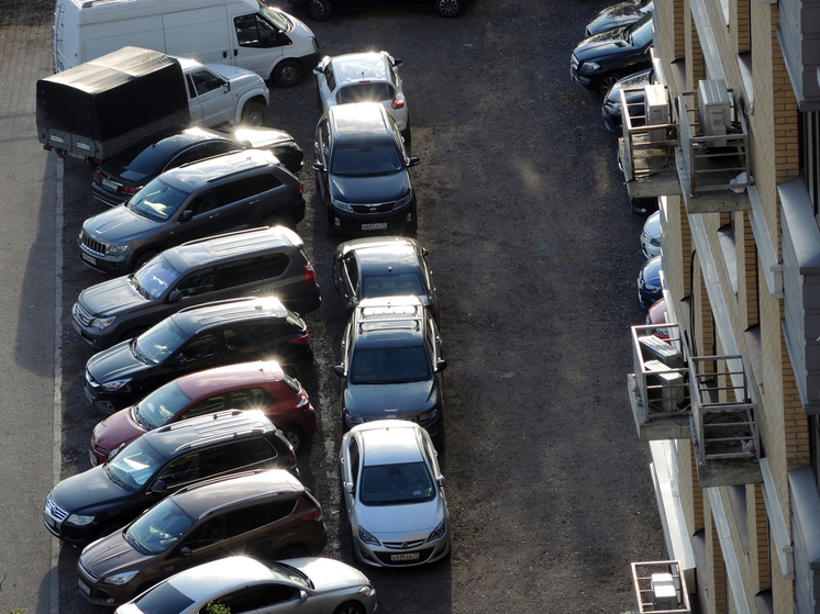 Эксперт назвал важную причину урезания парковок в Москве: все по ГОСТу0