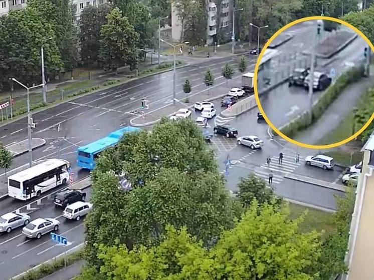 На улице Щорса в Белгороде из-за ДТП образовалась пробка