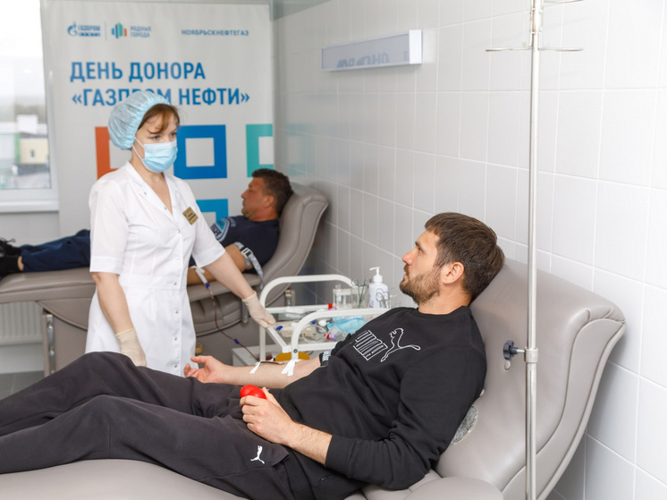 Больше ста нефтяников Муравленко и Ноябрьска сдали свою кровь и поддержали Всемирный день донора
