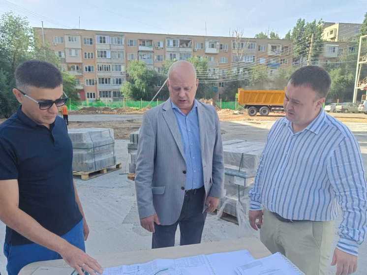 В сквере на проезде Воробьёва уложат светящуюся плитку