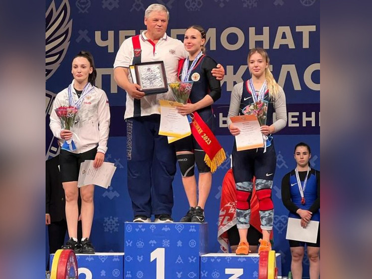 На чемпионате России по тяжелой атлетике башкирская спортсменка завоевала бронзовую медаль