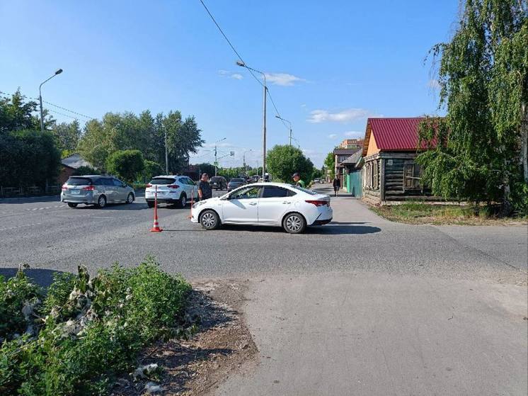 В Омске автомобиль Hyundai сбил 15-летнего велосипедиста