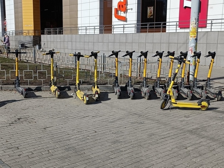 Около двух ТЦ в Екатеринбурге украли электросамокаты