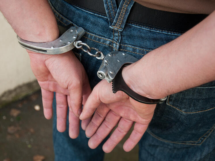 Житель поселка Искателей угодил под уголовку за побои