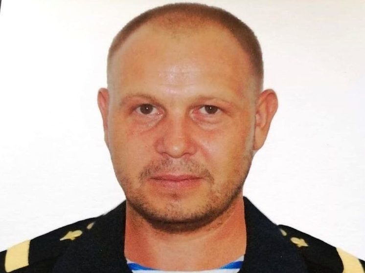 В Бердске вдове бойца СВО Александра Редникова передали медаль «За отвагу»