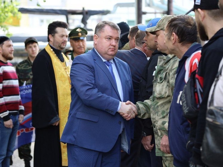 В Нижневартовске проводили в зону СВО добровольцев