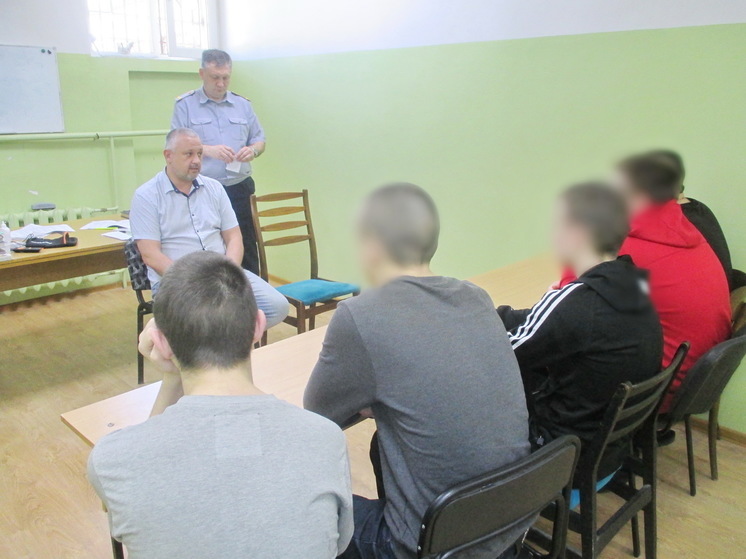 В СИЗО-1 Симферополя несовершеннолетних подозреваемых и обвиняемых посетили крымские спортсмены