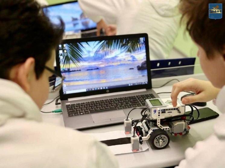 В школах Пуровского района хотят создать роболабиринт и запустить гонки дронов