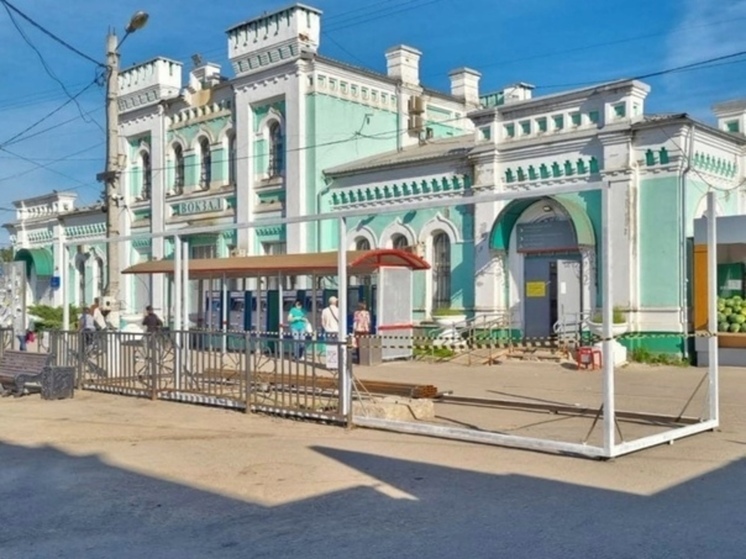 Жители Голицыно недовольны размещением торговых палаток перед вокзалом