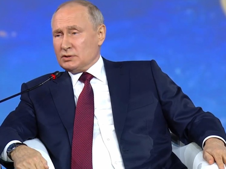 Путин заявил, что Россия не сократит запасы ядерного оружия: "Хрен им"