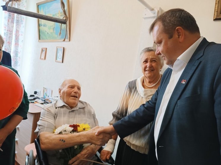 Ветерану ВОВ из поселка Камыши Курского района Василию Кирееву исполнился 101 год