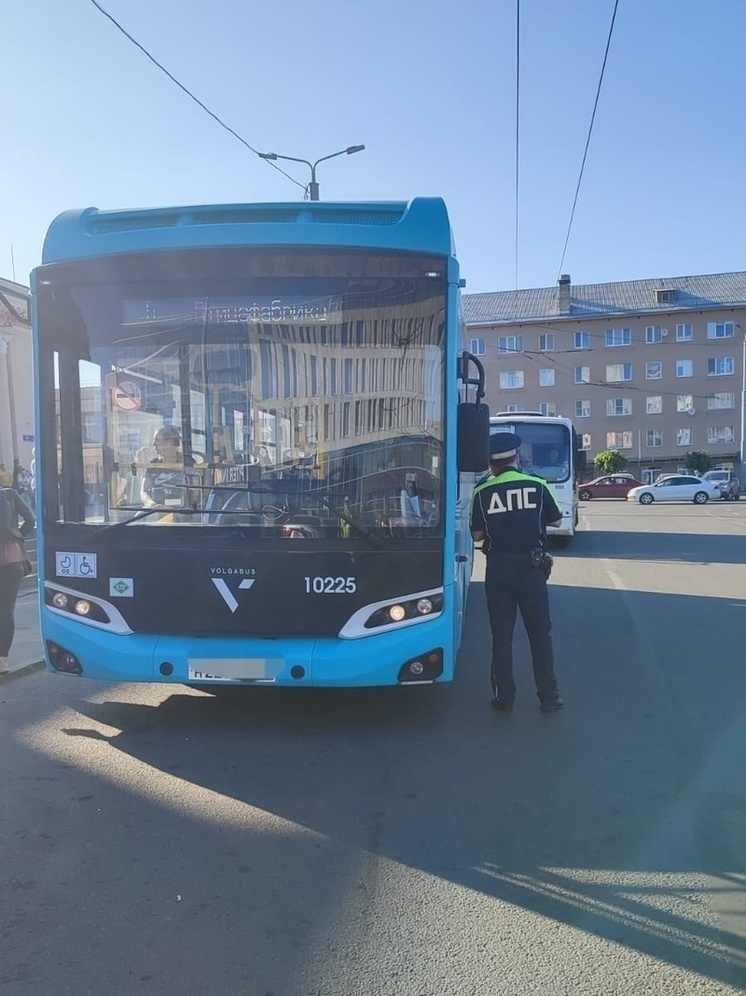 Водитель нового автобуса в Петрозаводске начал работу с нарушения