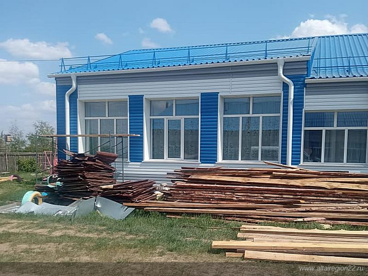 Школу в алтайском селе отремонтируют за 27 млн рублей