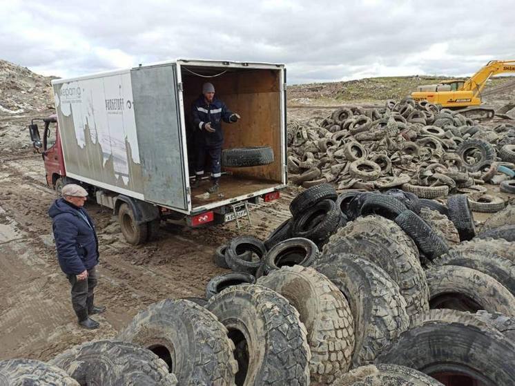 Жители Нового Уренгоя за день сдали на переработку 32 тонны старых шин