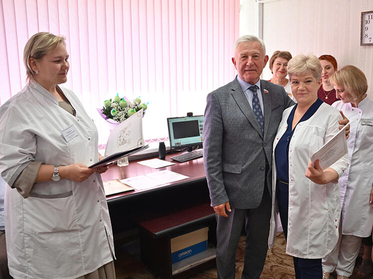 «Единая Россия» поздравила смоленских медиков с профессиональным праздником