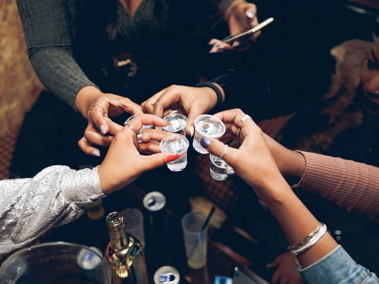 Нарколог развеял популярные мифы о «пользе» спиртного