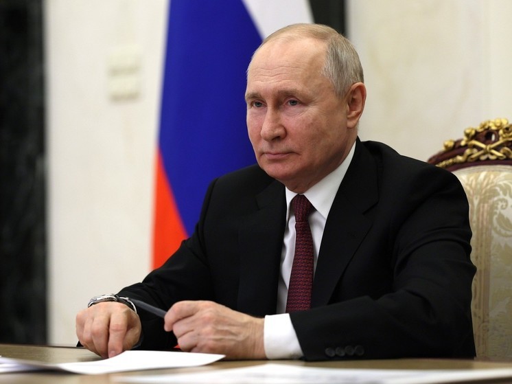 Президент РФ Путин поблагодарил добровольцев за готовность защищать Родину
