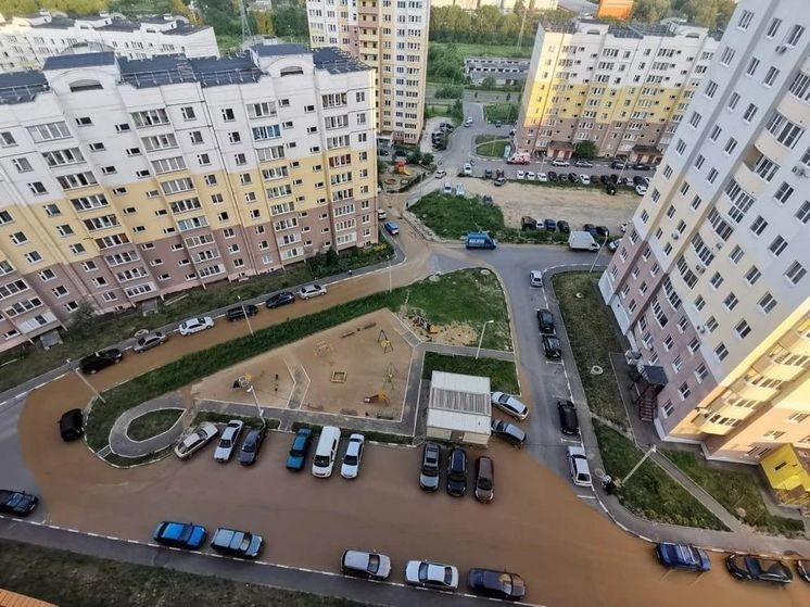 Во Владимире затопило улицу Нижняя Дуброва