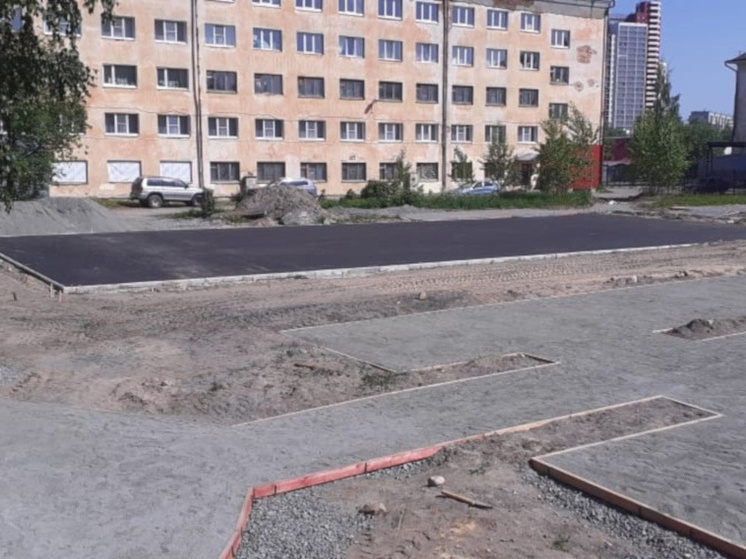Универсальную спортивную площадку начали делать в микрорайоне Петрозаводска