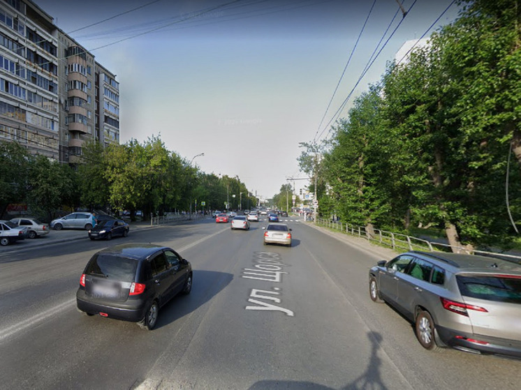 Водитель такси подрался с пьяными пассажирами в Екатеринбурге