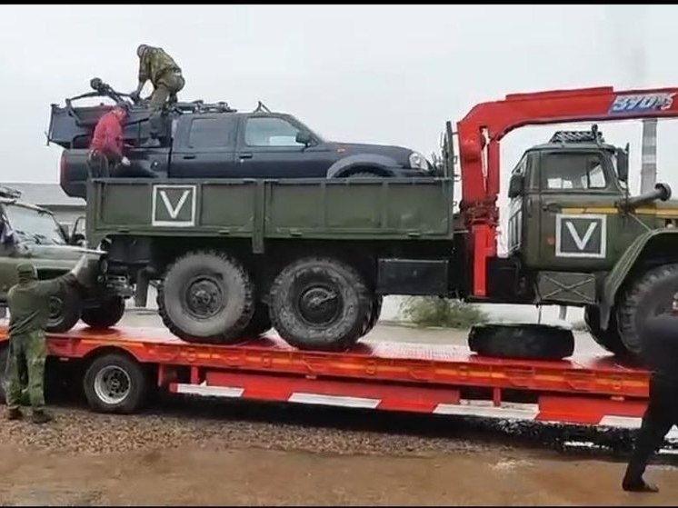 Из Бурятии военным отправили 30 машин и дорогую технику