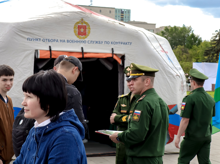 Будущие контрактники рассказали о своем решении записаться на военную службу