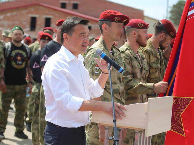 Двадцать внедорожников передал губернатор Подмосковья в дивизию имени Дзержинского